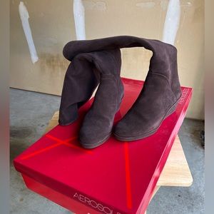 Brown suede Aerosoles wedge boots 7M w/ two zippers for xtra leg room